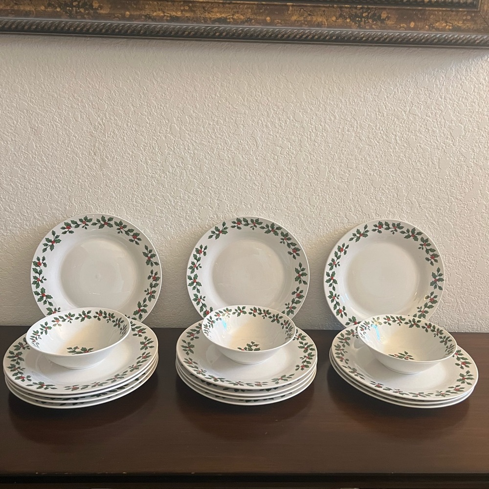 Vintage Royal Norfolk dishes.